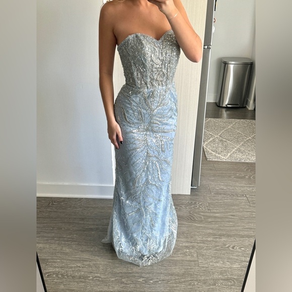 MAC DUGGAL Blue Strapless Embellished Trumpet Gown 4 - Picture 3 of 16